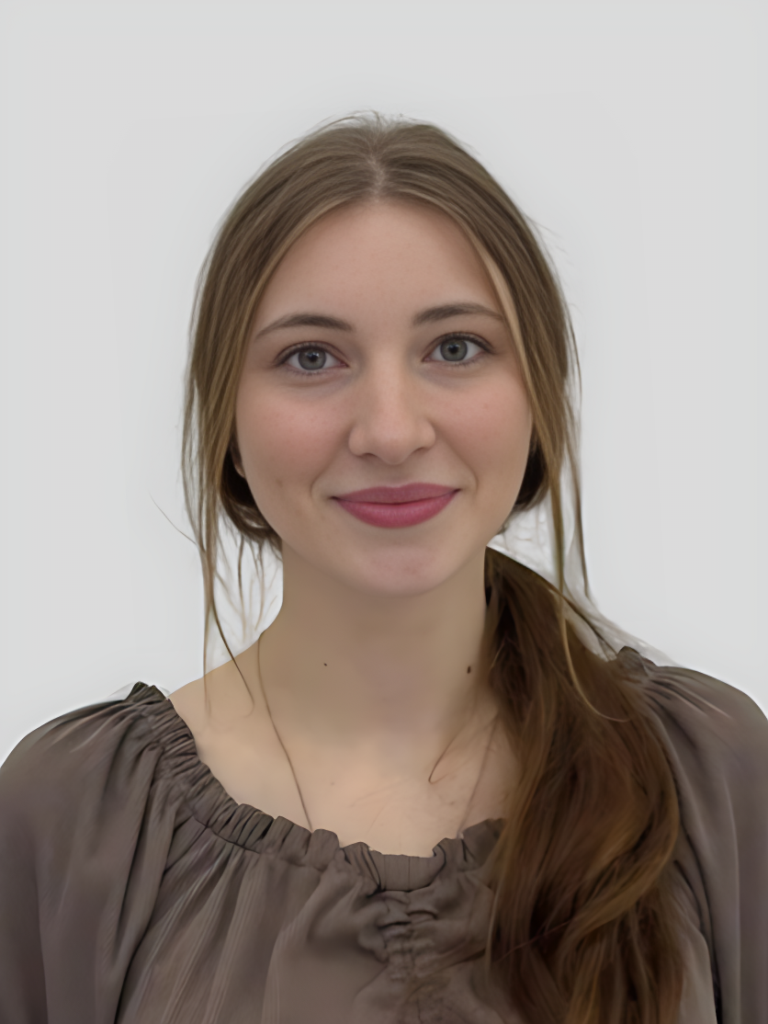 Ужегова Анжелика Евгеньевна.